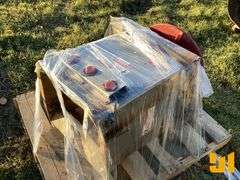 MONROE MSV-156-80-62-MN SALT AND SAND SPREADER SN: 10-11-7442