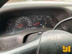 2005 FORD F450 SINGLE AXLE REGULAR CAB STAKE BED TRUCK VIN: 1FDXF46P24EB48177