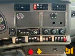 2018 KENWORTH T880 TANDEM AXLE DAY CAB TRUCK TRACTOR VIN: 1XKZDP9X8JJ211306