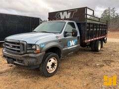 2005 FORD F450 SINGLE AXLE REGULAR CAB STAKE BED TRUCK VIN: 1FDXF46P24EB48177