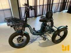 UNUSED ELECTRIC MOONCOOL TRICYCLE
