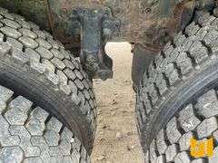 2013 MACK CXU 613(PINNACLE) TANDEM AXLE REGULAR CAB FLATBED TRUCK VIN: 1M2AW02C9DM033146