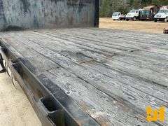 2013 MACK CXU 613(PINNACLE) TANDEM AXLE REGULAR CAB FLATBED TRUCK VIN: 1M2AW02C9DM033146