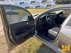 2018 KIA OPTIMA VIN: 5XXGT4L32JG206147 2WD