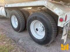 2012 INTERNATIONAL SF667 TANDEM AXLE REAR DISCHARGE MIXER TRUCK VIN: 1HTGSSHT0CJ696962