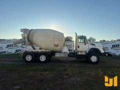 2012 INTERNATIONAL SF667 TANDEM AXLE REAR DISCHARGE MIXER TRUCK VIN: 1HTGSSHT0CJ696962