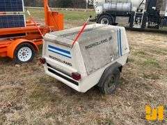 I/R PORTABLE AIR COMPRESSOR SN: 139718U84911