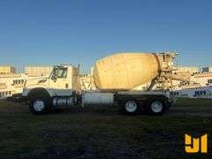 2012 INTERNATIONAL SF667 TANDEM AXLE REAR DISCHARGE MIXER TRUCK VIN: 1HTGSSHT0CJ696962