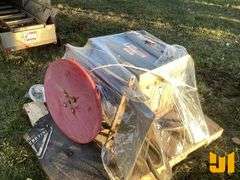 MONROE MSV-156-80-62-MN SALT AND SAND SPREADER SN: 10-11-7442