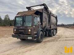 2006 MACK MR TRI FRONT LOAD COLLECTION TRUCK VIN: 1M2K189C36M033556