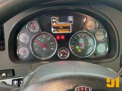 2018 KENWORTH T880 TANDEM AXLE DAY CAB TRUCK TRACTOR VIN: 1XKZDP9X8JJ211306