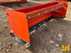 UNUSED 8’ QT SNOW PUSHER PULL-BACK V2023