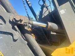 HYSTER ROUGH TERRAIN FORKLIFT