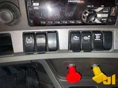 2018 KENWORTH T880 TANDEM AXLE DAY CAB TRUCK TRACTOR VIN: 1XKZDP9X8JJ211306