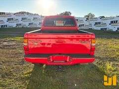 2001 TOYOTA TACOMA DOUBLE CAB 4X2 PICKUP VIN: 5TEGN92N81Z844933