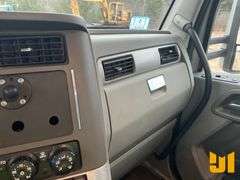 2018 KENWORTH T880 TANDEM AXLE DAY CAB TRUCK TRACTOR VIN: 1XKZDP9X8JJ211306