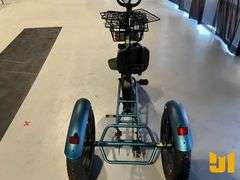 UNUSED ELECTRIC MOONCOOL TRICYCLE