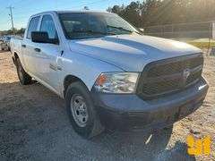 2015 RAM 1500 5.7L HEMI 1/2 TON CREW CAB PICKUP VIN: 3C6RR6KT8FG591746