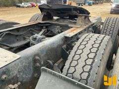 2018 KENWORTH T880 TANDEM AXLE DAY CAB TRUCK TRACTOR VIN: 1XKZDP9X8JJ211306