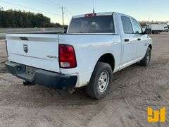 2014 RAM 1500 HEMI 5.7L CREW CAB 4X4 PICKUP VIN: 1C6RR7KTXES164632