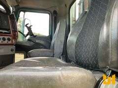 2013 MACK CXU 613(PINNACLE) TANDEM AXLE REGULAR CAB FLATBED TRUCK VIN: 1M2AW02C9DM033146