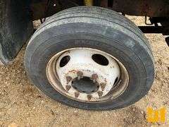 2005 FORD F450 SINGLE AXLE REGULAR CAB STAKE BED TRUCK VIN: 1FDXF46P24EB48177