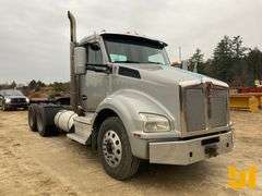 2018 KENWORTH T880 TANDEM AXLE DAY CAB TRUCK TRACTOR VIN: 1XKZDP9X8JJ211306