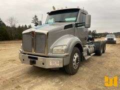 2018 KENWORTH T880 TANDEM AXLE DAY CAB TRUCK TRACTOR VIN: 1XKZDP9X8JJ211306