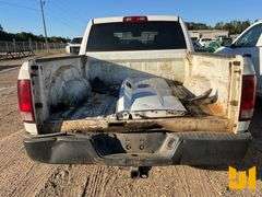 2015 RAM 1500 5.7L HEMI 1/2 TON CREW CAB PICKUP VIN: 3C6RR6KT8FG591746