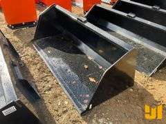 UNUSED KC 90” BUCKET W/CUTTING EDGE