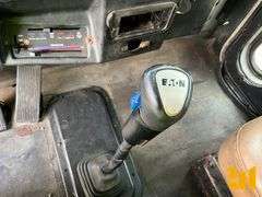 1994 PETERBILT 357 TRI ROLL OFF TRUCK VIN: 1XPAL60X2RN353155