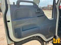 2006 CHEVROLET W4 SINGLE AXLE REGULAR CAB FLATBED TRUCK VIN: 4KBB4B1U46J800138