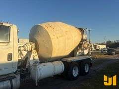 2012 INTERNATIONAL SF667 TANDEM AXLE REAR DISCHARGE MIXER TRUCK VIN: 1HTGSSHT0CJ696962