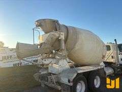 2012 INTERNATIONAL SF667 TANDEM AXLE REAR DISCHARGE MIXER TRUCK VIN: 1HTGSSHT0CJ696962