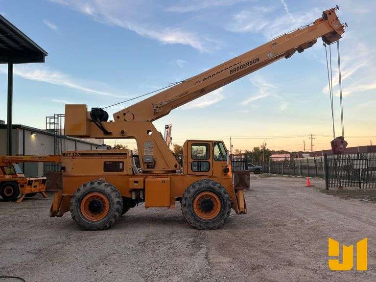 2013 BRODERSON RT300-2G ROUGH TERRAIN CRANE SN: 46895300