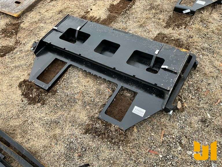 UNUSED 2025 KIT CONTAINER 45" FORK FRAME W/ 42" FORKS