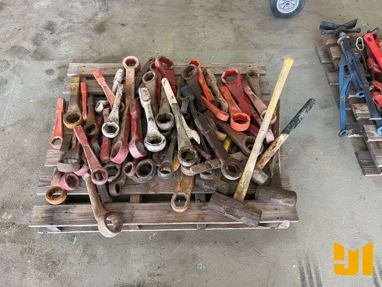 QTY OF VARIOUS SIZE HAMMER WRENCHES & SLEDGE HAMMERS