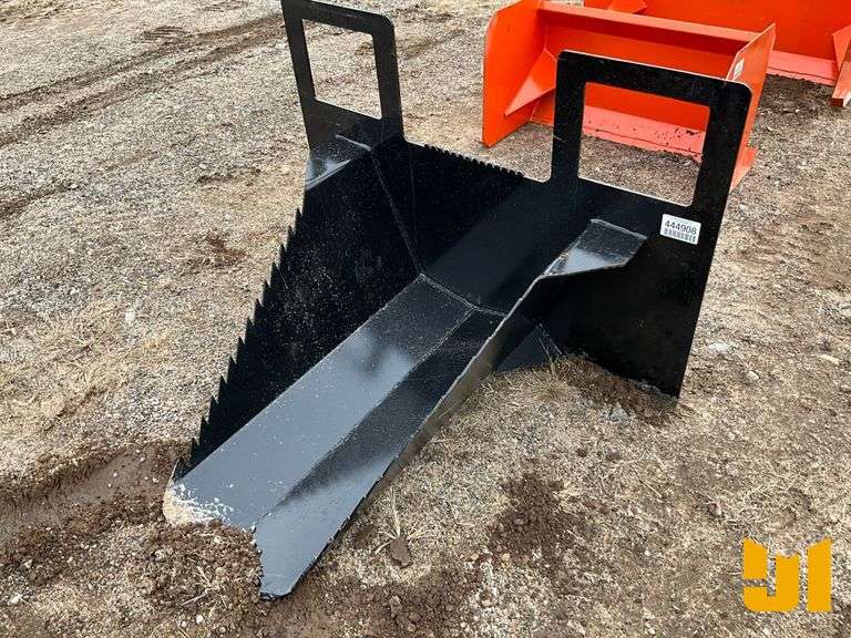 UNUSED 2025 KIT CONTAINER TREE SPADE BUCKET