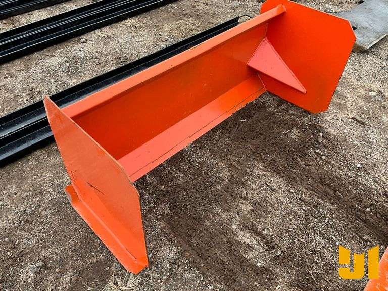 UNUSED 2025 KIT CONTAINER  48 INCH UNIVERSAL SNOW PUSHER