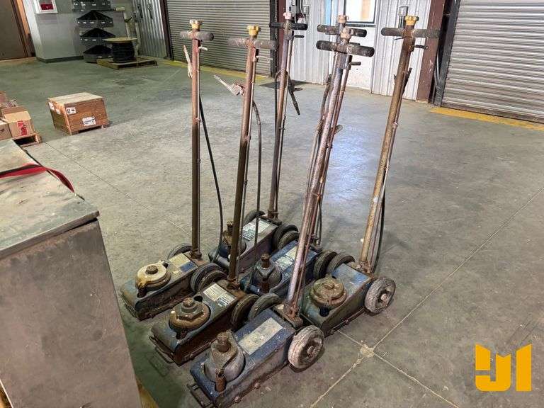 QTY OF 4 NAPA 22/35 TON AIR/HYDRAULIC TRUCK JACKS