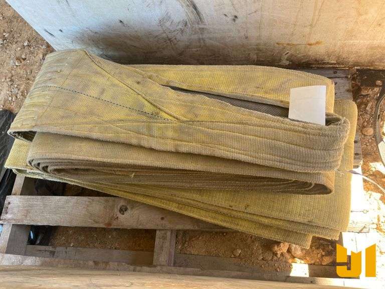 QTY OF 2 LIFTING STRAPS