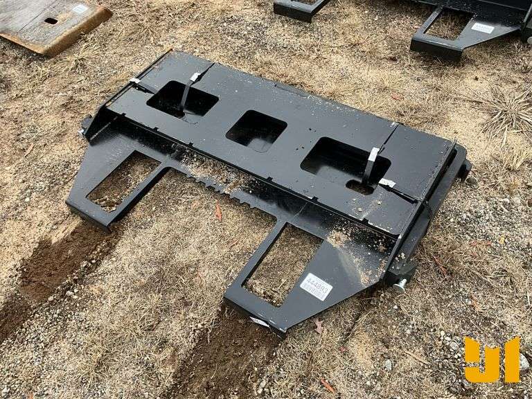 UNUSED 2025 KIT CONTAINER 45" FORK FRAME W/ 42" FORKS