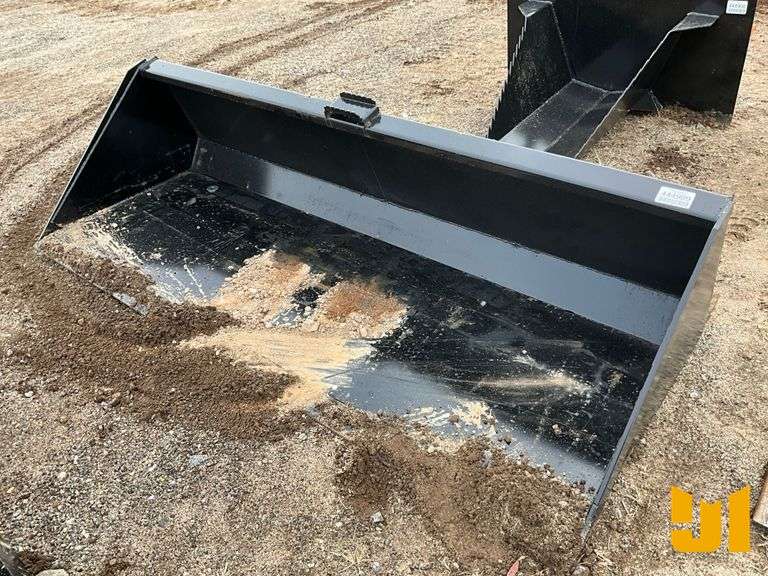 UNUSED 2025 KIT CONTAINER  90 INCH QT BUCKET W/ BLADE