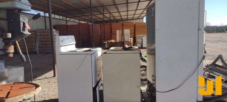 WHIRLPOOL ELECTRIC STOVE, TAPPAN ELECTRIC STOVE, & HOTPOINT REFRIGERATOR/FREEZER, ***OPERATIONAL