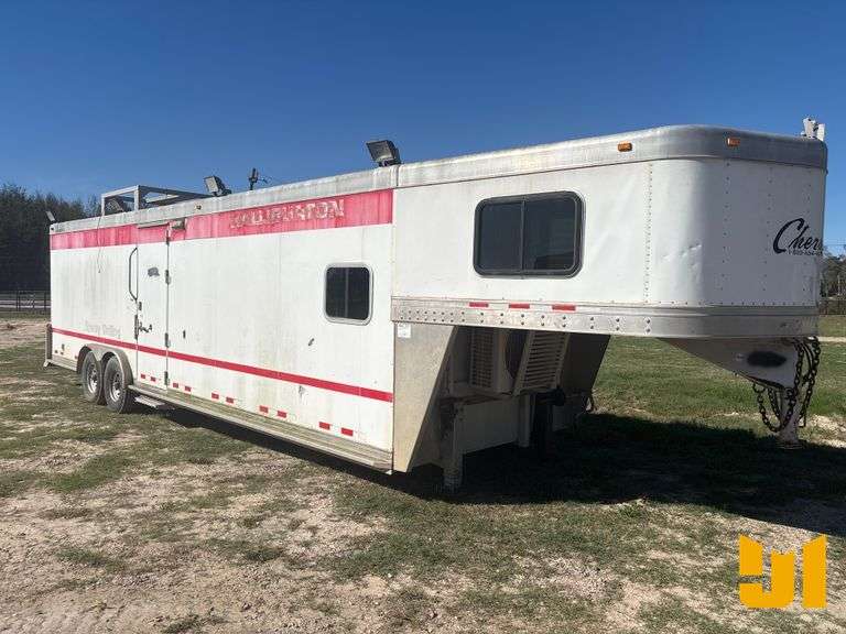 2011 CHEROKEE 36 FT T/A ENCLOSED TRAILER VIN: 5PRCG2821C0003499