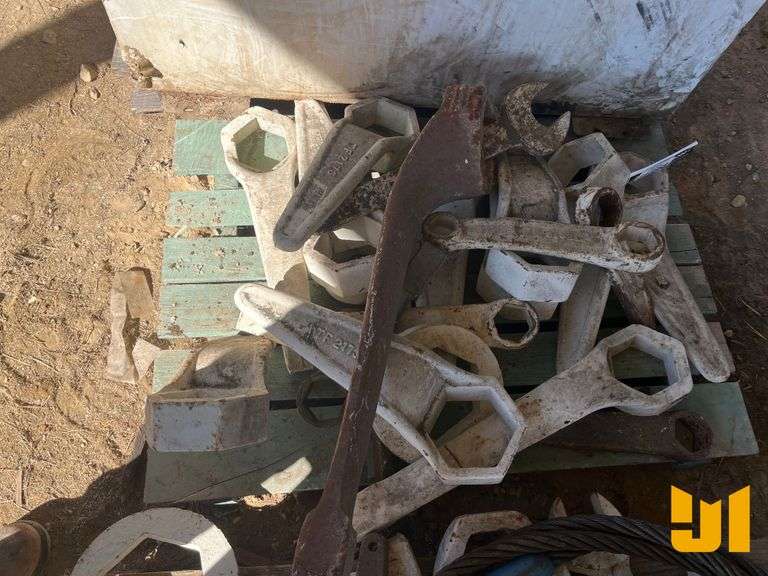 PALLET OF VARIOUS SIZE HAMMER WRENCHES