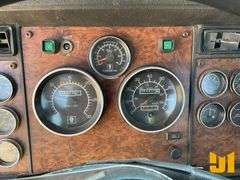 1999 KENWORTH T800 TANDEM AXLE DAY CAB TRUCK TRACTOR VIN: 1XKDDU0X6XJ830887