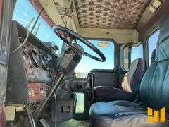 1999 KENWORTH T800 TANDEM AXLE DAY CAB TRUCK TRACTOR VIN: 1XKDDU0X6XJ830887