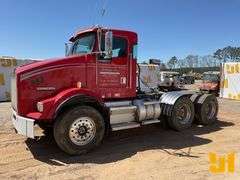 1999 KENWORTH T800 TANDEM AXLE DAY CAB TRUCK TRACTOR VIN: 1XKDDU0X6XJ830887