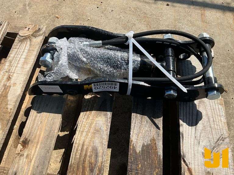 UNUSED HYDRAULIC THUMB